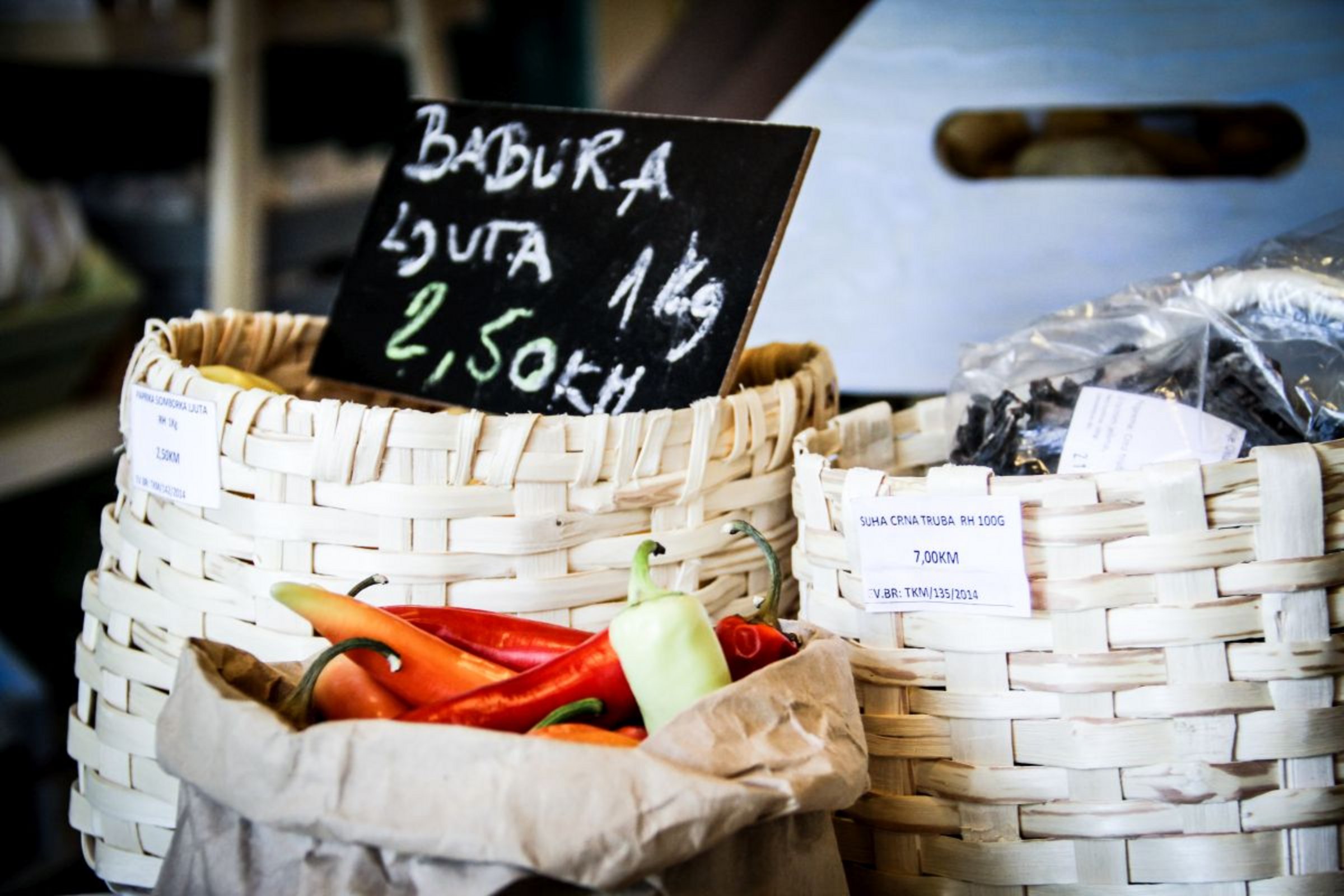 Einblicke in den Spajz-Markt: Hier können Kleinbäuer:innen ihre regionalen Produkte verkaufen