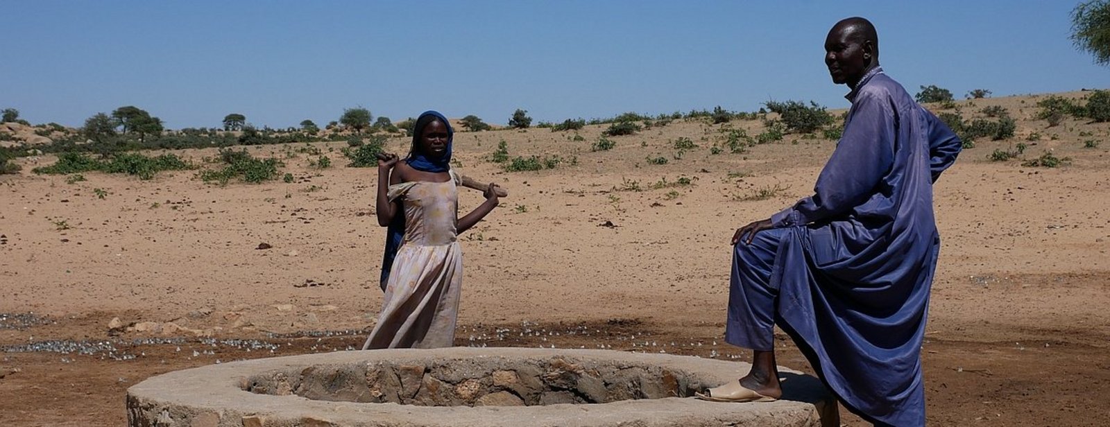 Mann im Tschad am Brunnen
