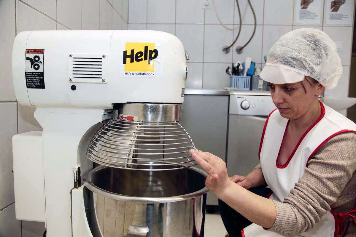 Serbien: Eine von Help geförderte Bäckerin