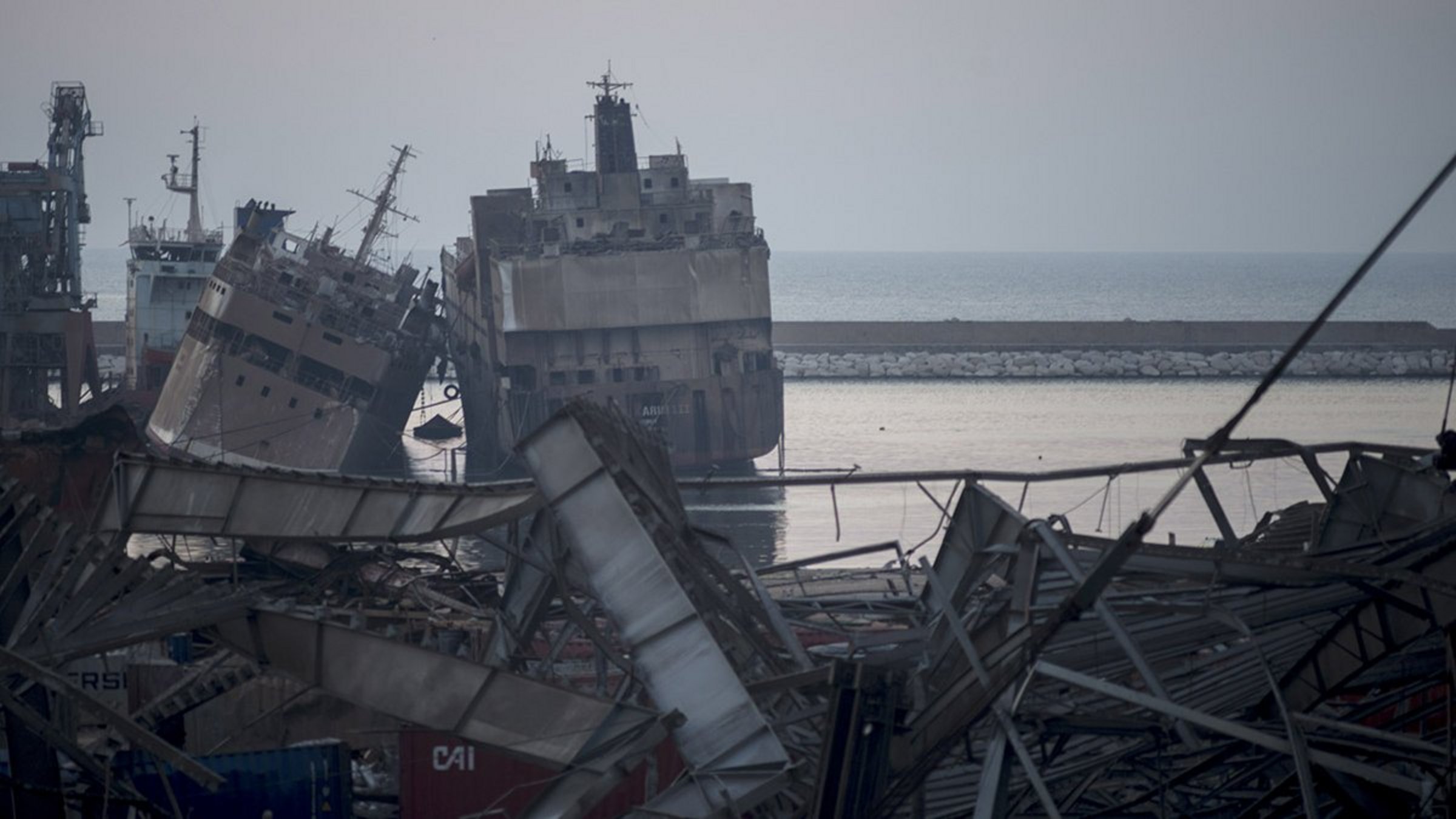 Der zerstörte Hafen in Beirut nach der Explosion