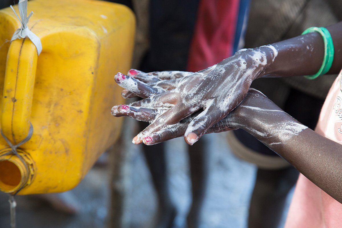 Händewaschen im Südsudan gegen Corona