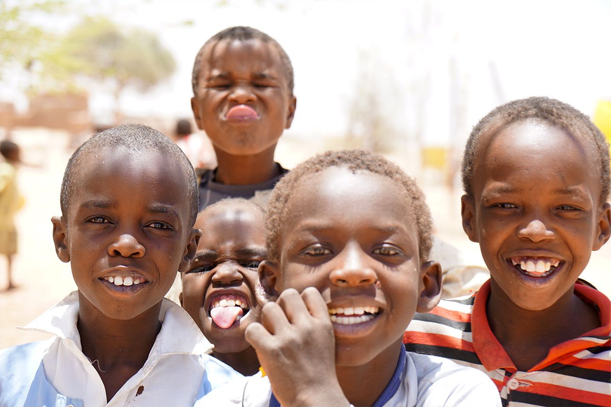 40 Jahre Hilfe zur Selbsthilfe: Lachende Kinder im Tschad