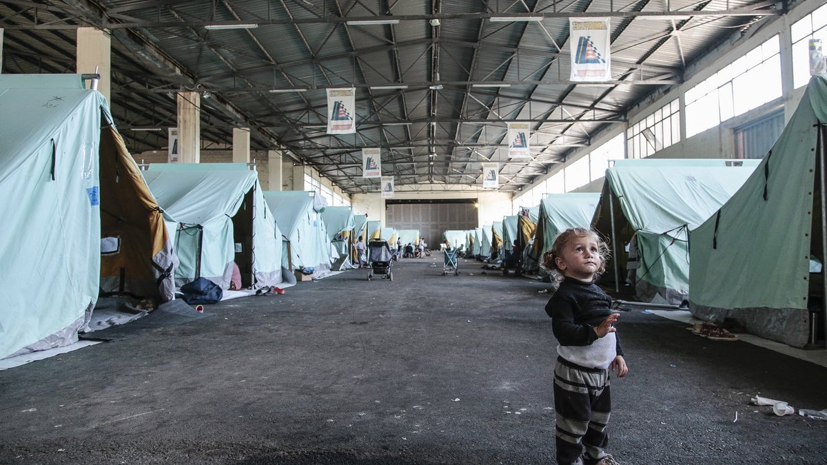 Kind in griechischem Flüchtlingslager