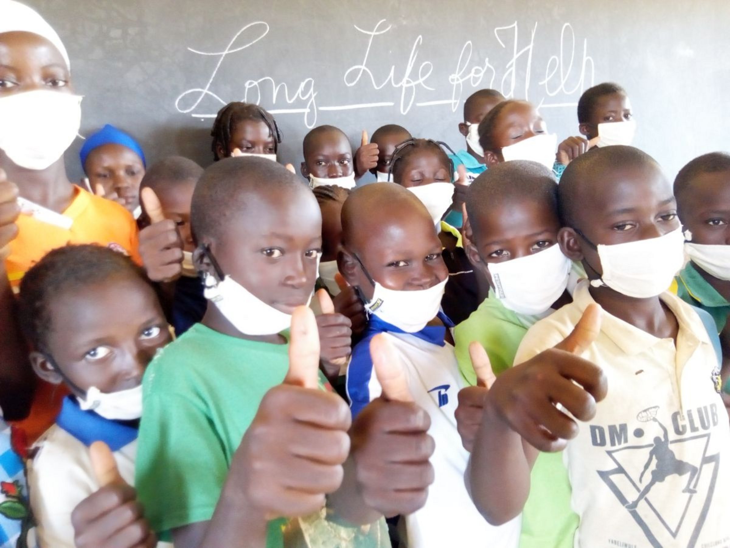Spenden Burkina Faso: Nie wieder Unterricht unter dem Strohdach