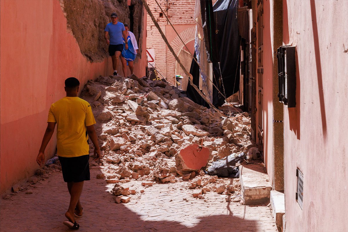 Trümmer auf Marrakeschs Straßen nach dem Erdbeben in Marokko