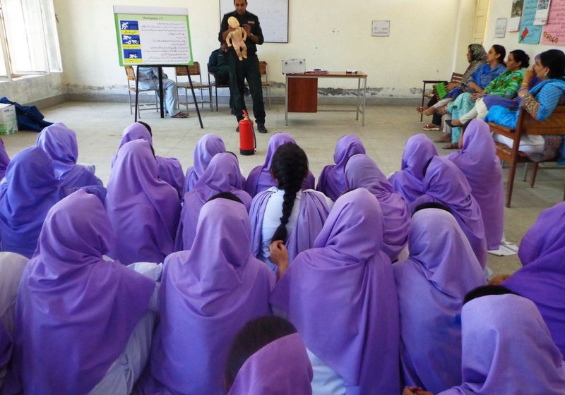 Teilnehmerinnen bei einem Erste Hilfe Kurs in Pakistan