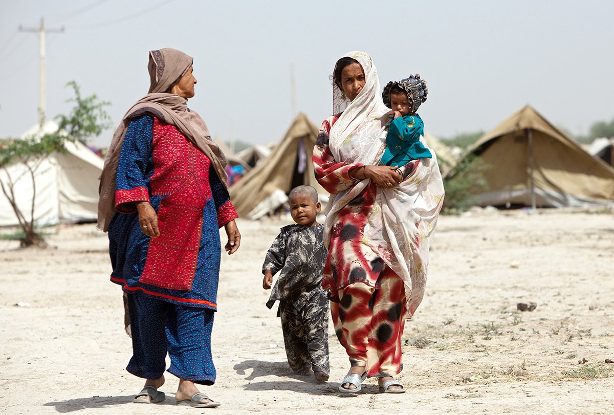 Zwei Frauen aus Afghanistan suchen mit ihren Kindern Zuflucht im Nachbarland Pakistan.
