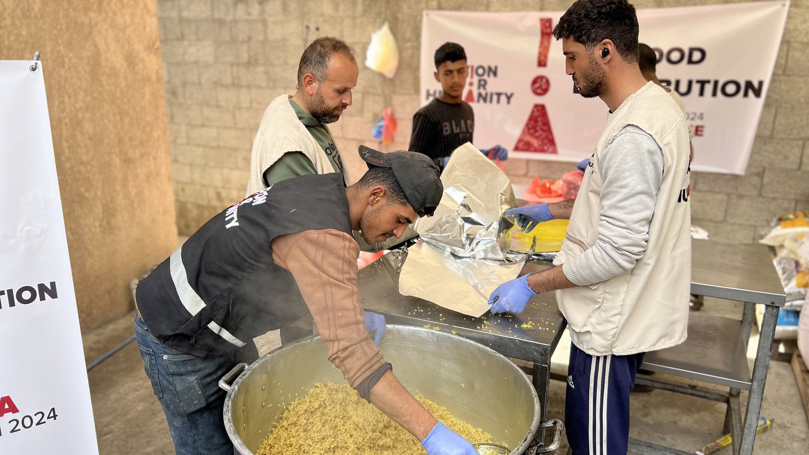 Zubereitung von warmen Mahlzeiten für Gaza