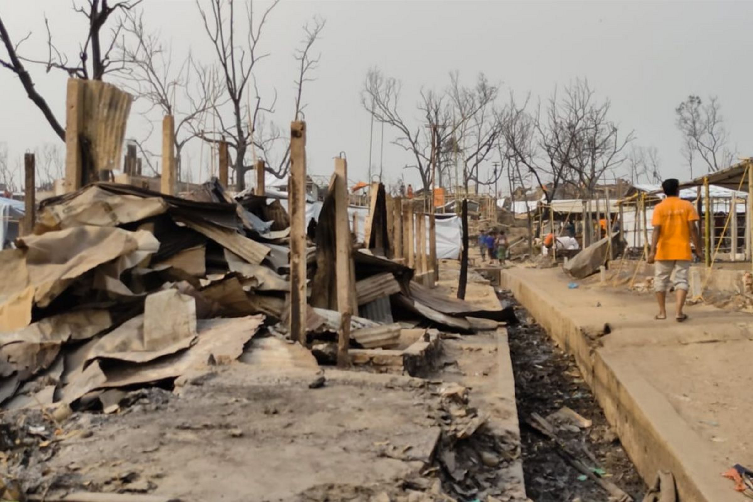 Spenden Rohingya: Überreste des Flüchtlingslagers in Bangladesch