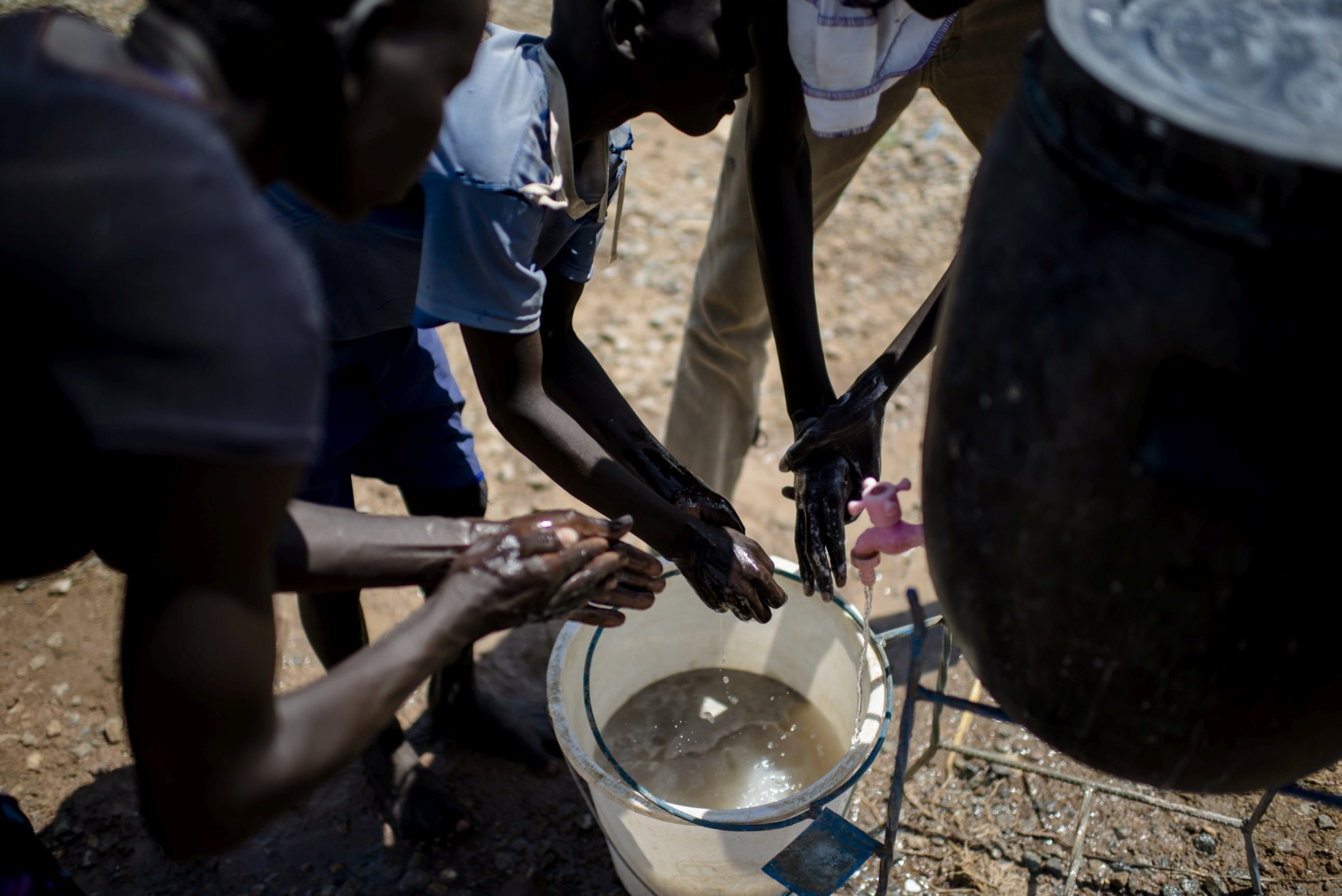 Händewaschen mindert die Übertragung von Cholera