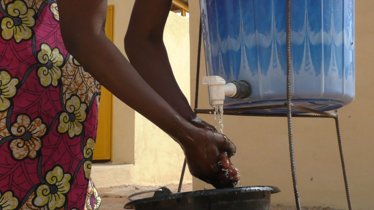 Haendewaschen für mehr Hygiene in Mali