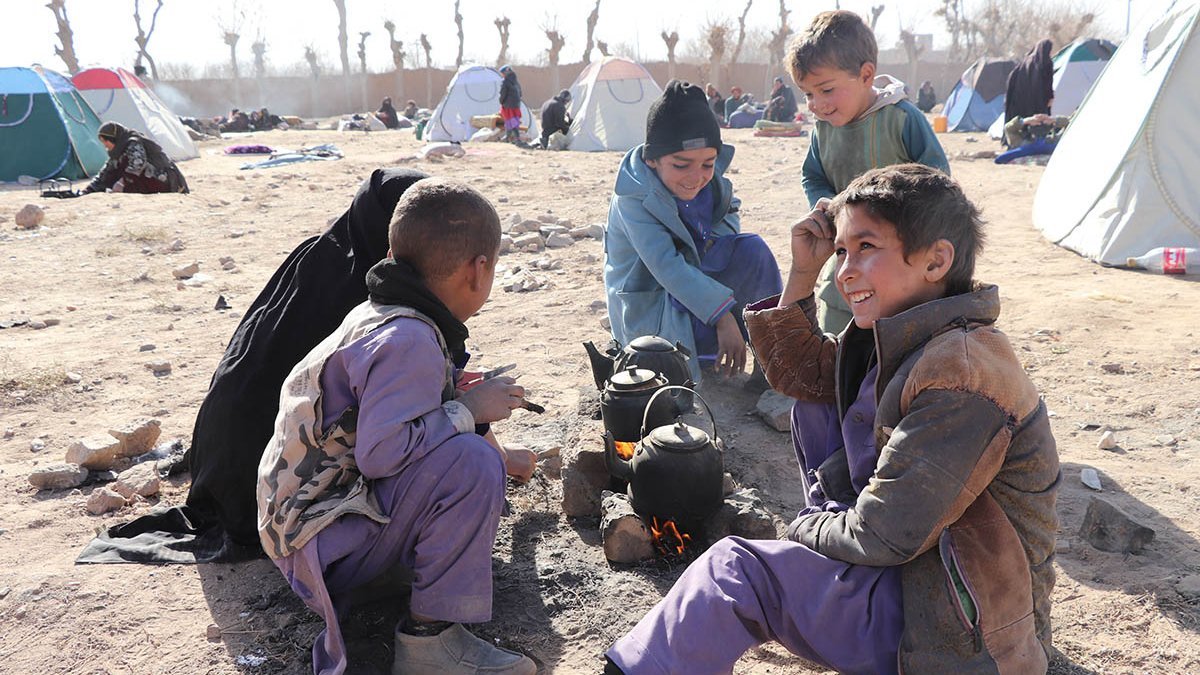 Geflüchtete Kinder in einem Camp im Westen Afghanistans