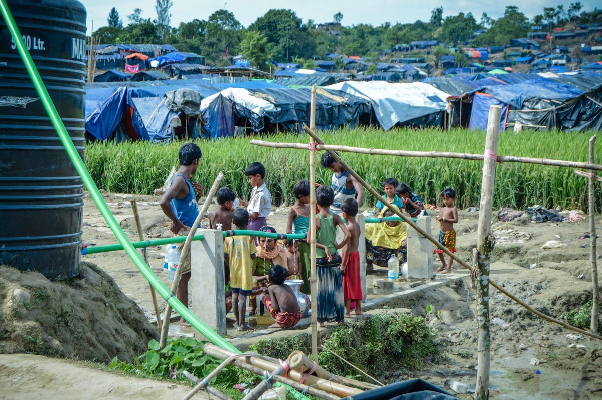 Rohingya Familien beim Waschen
