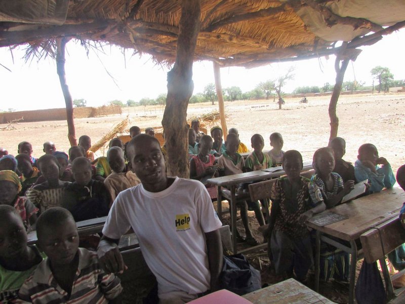 Spenden Burkina Faso: Unterricht unter dem Strohdach in Sorogo