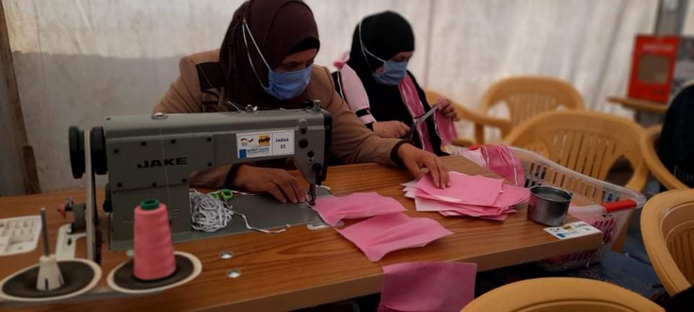 Spenden Irak: Help unterstützt Frauen bei der Produktion von Corona-Masken