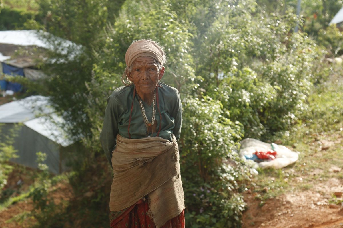 Alte Frau in Nepal